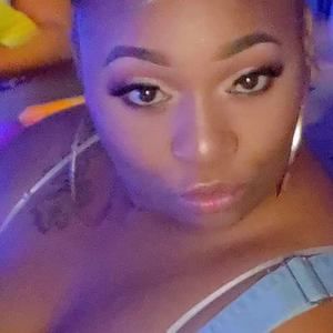 Meet your Posher, Adrianna